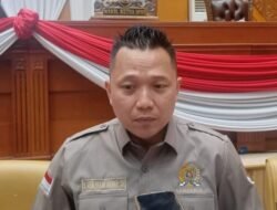 Deni Dorong Pendekatan Persuasif untuk Bongkar Bangunan di Sungai