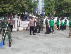 Polsek Samarinda Ulu dan TNI Gelar Karya Bakti di Taman Makam Pahlawan